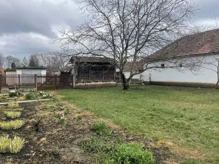 Eladó családi ház, Békéscsaba 2 szoba 85 m² 22.9 M Ft