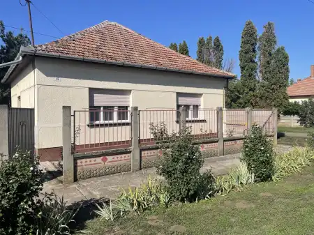 Eladó családi ház, Újkígyós 3 szoba 120 m² 25 M Ft Eladó családi ház, Újkígyós 3 szoba 120 m² 25 M Ft