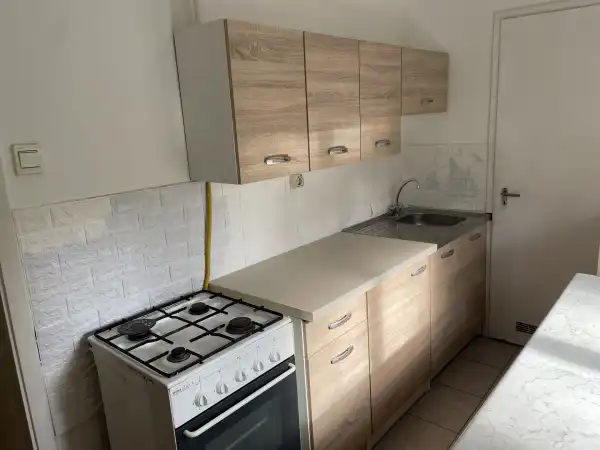 Kiadó téglalakás, Békéscsaba 1 szoba 39 m² 75 E Ft/hó